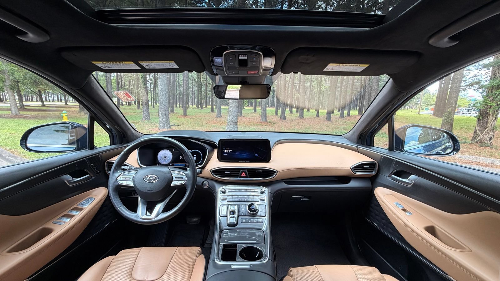 Used 2023 Hyundai Santa Fe Calligraphy FWD image 2