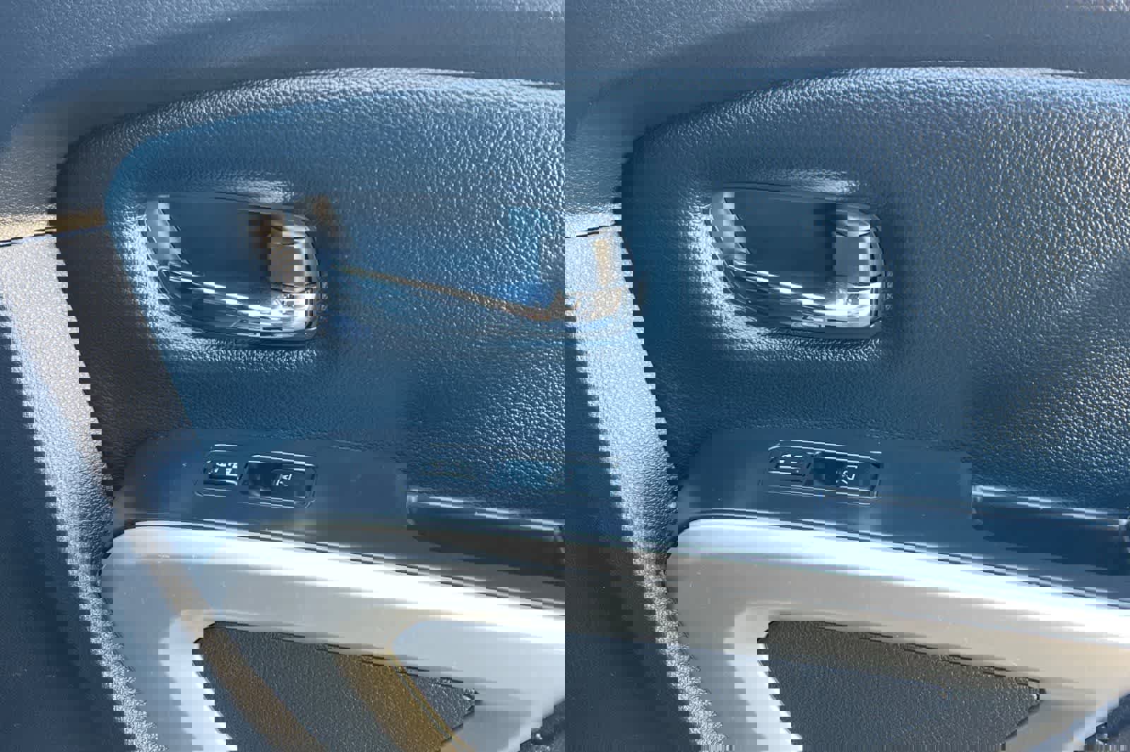 Certified 2021 Nissan Titan SV w/ SV Convenience Package image 20