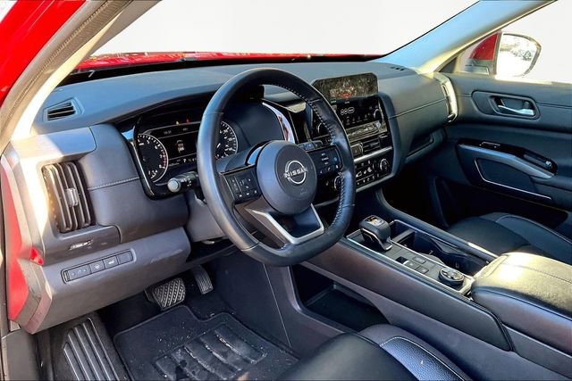 Used 2023 Nissan Pathfinder SL image 12