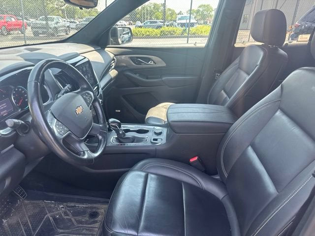 Used 2022 Chevrolet Traverse LT w/ LT Premium Package AWD/4WD image 8