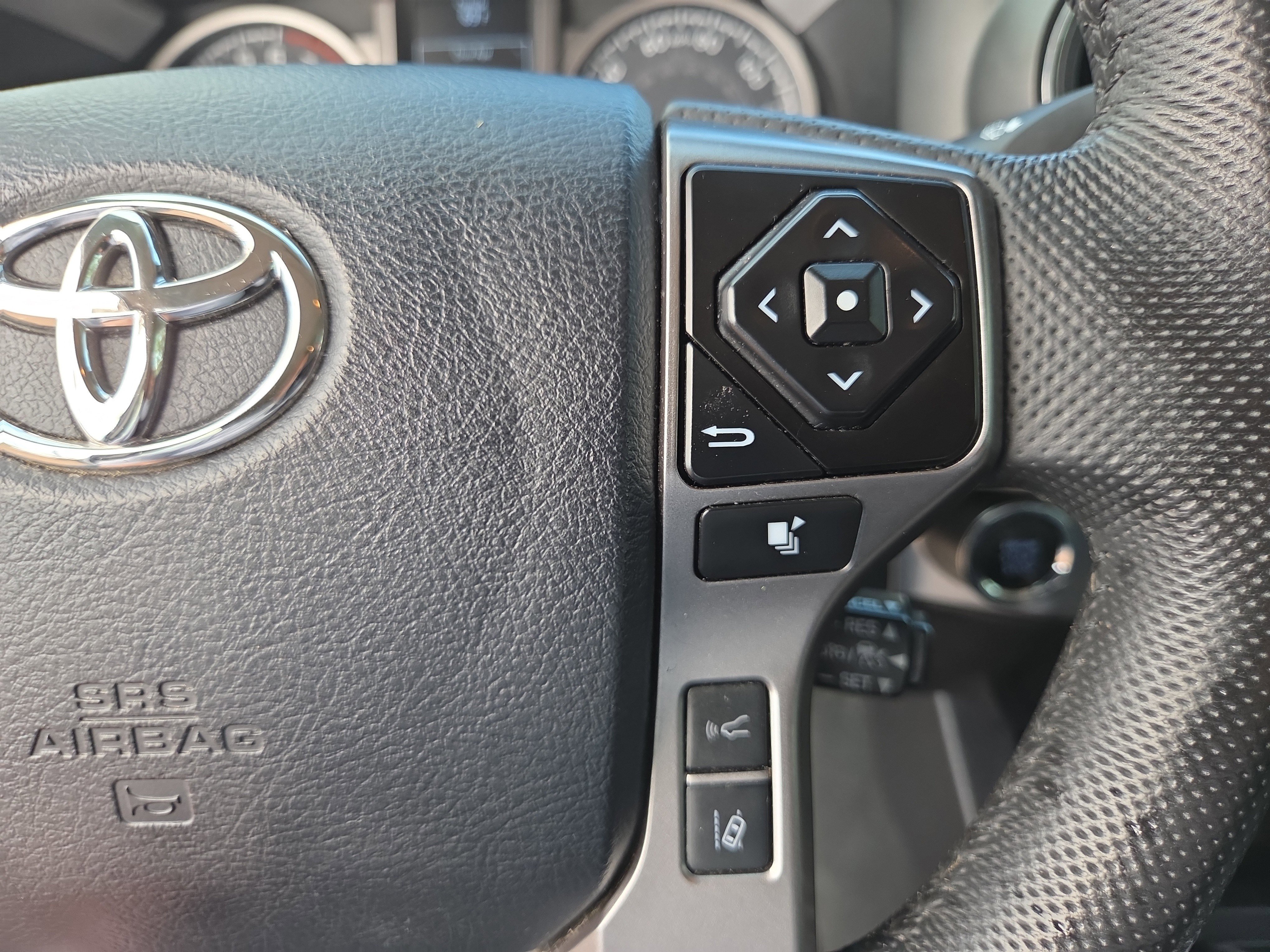 Certified 2023 Toyota Tacoma SR5 AWD/4WD image 26