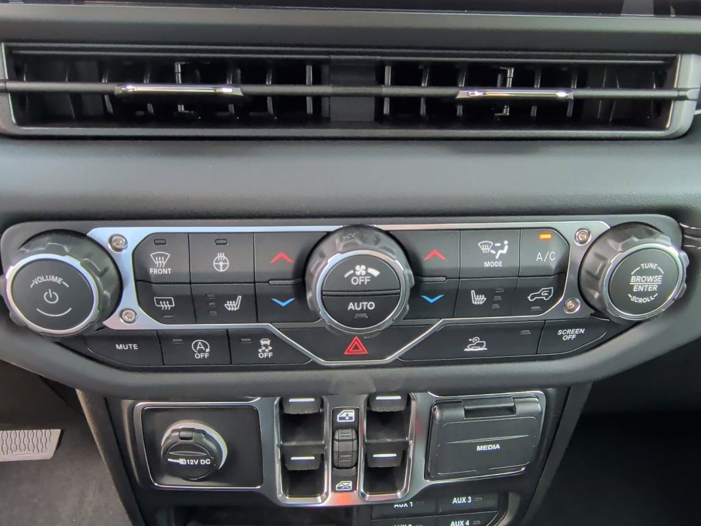 New 2025 Jeep Gladiator Sport AWD/4WD image 29