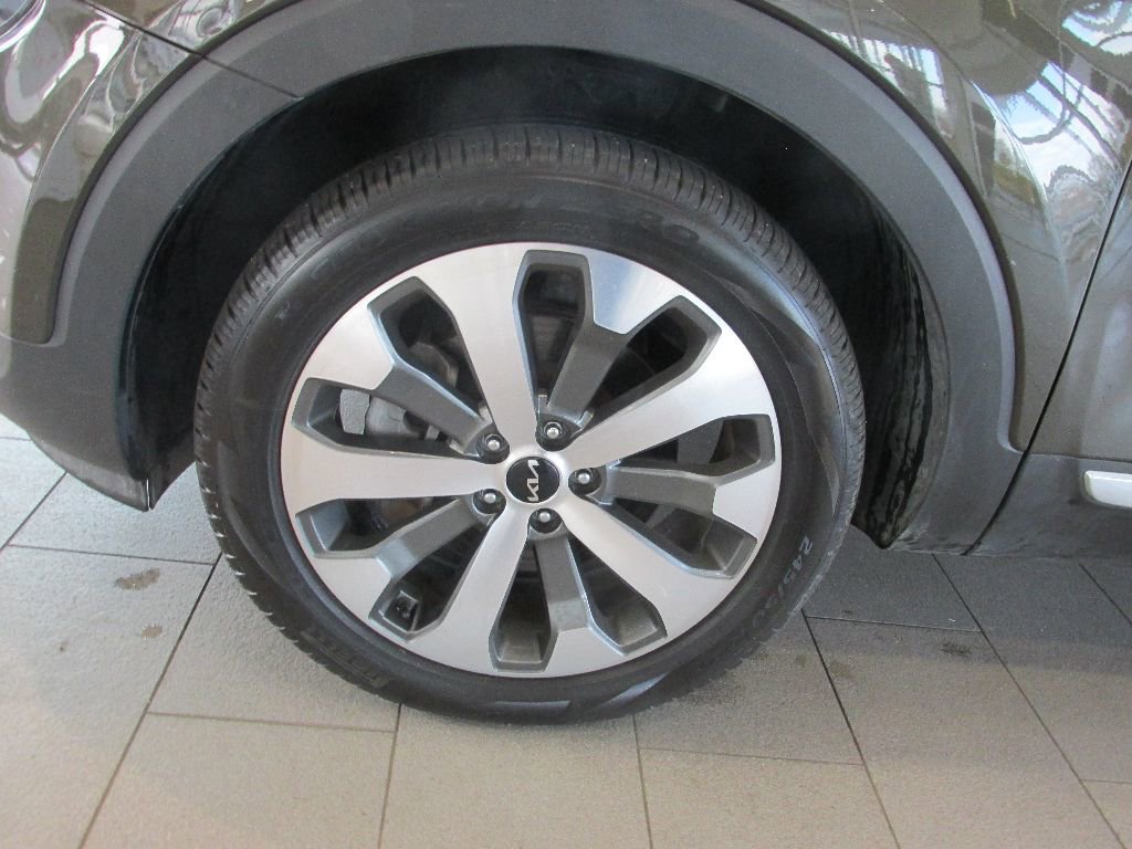 Used 2022 Kia Telluride EX w/ EX Premium Package image 10