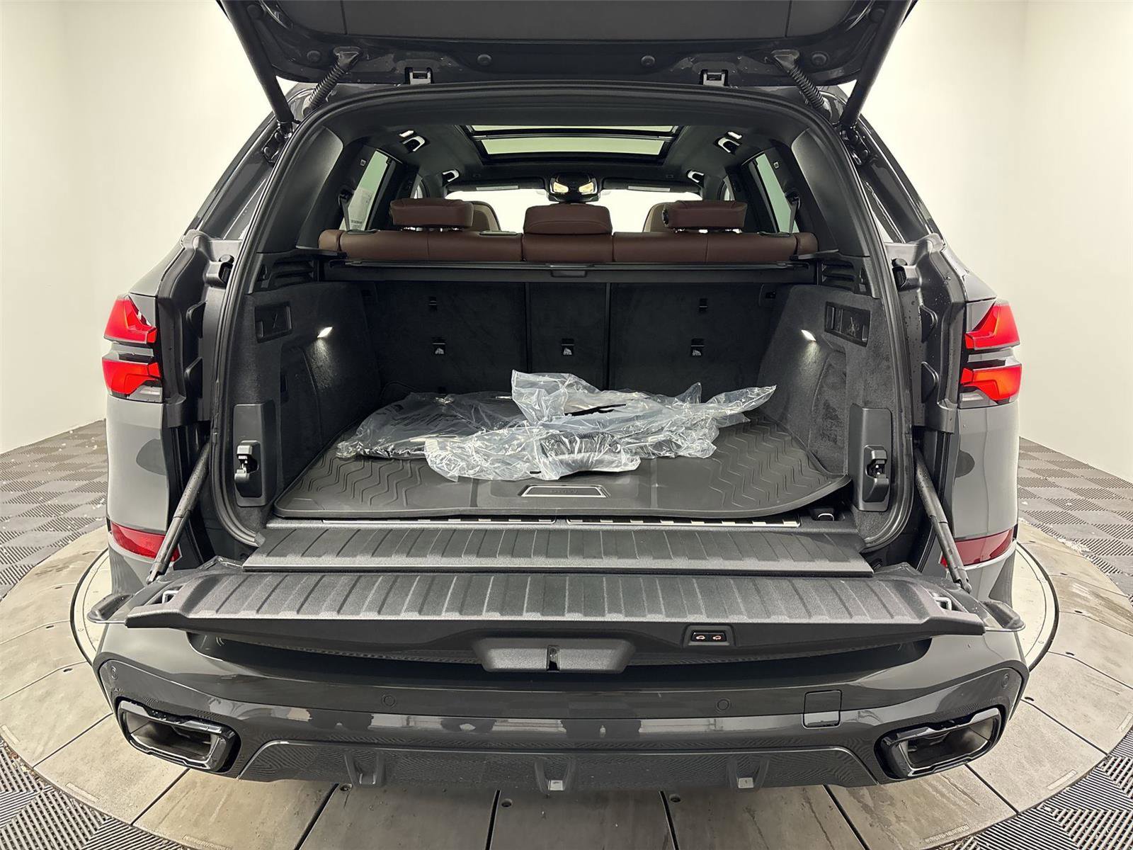 New 2026 BMW X5 xDrive50e w/ Executive Package AWD/4WD image 21
