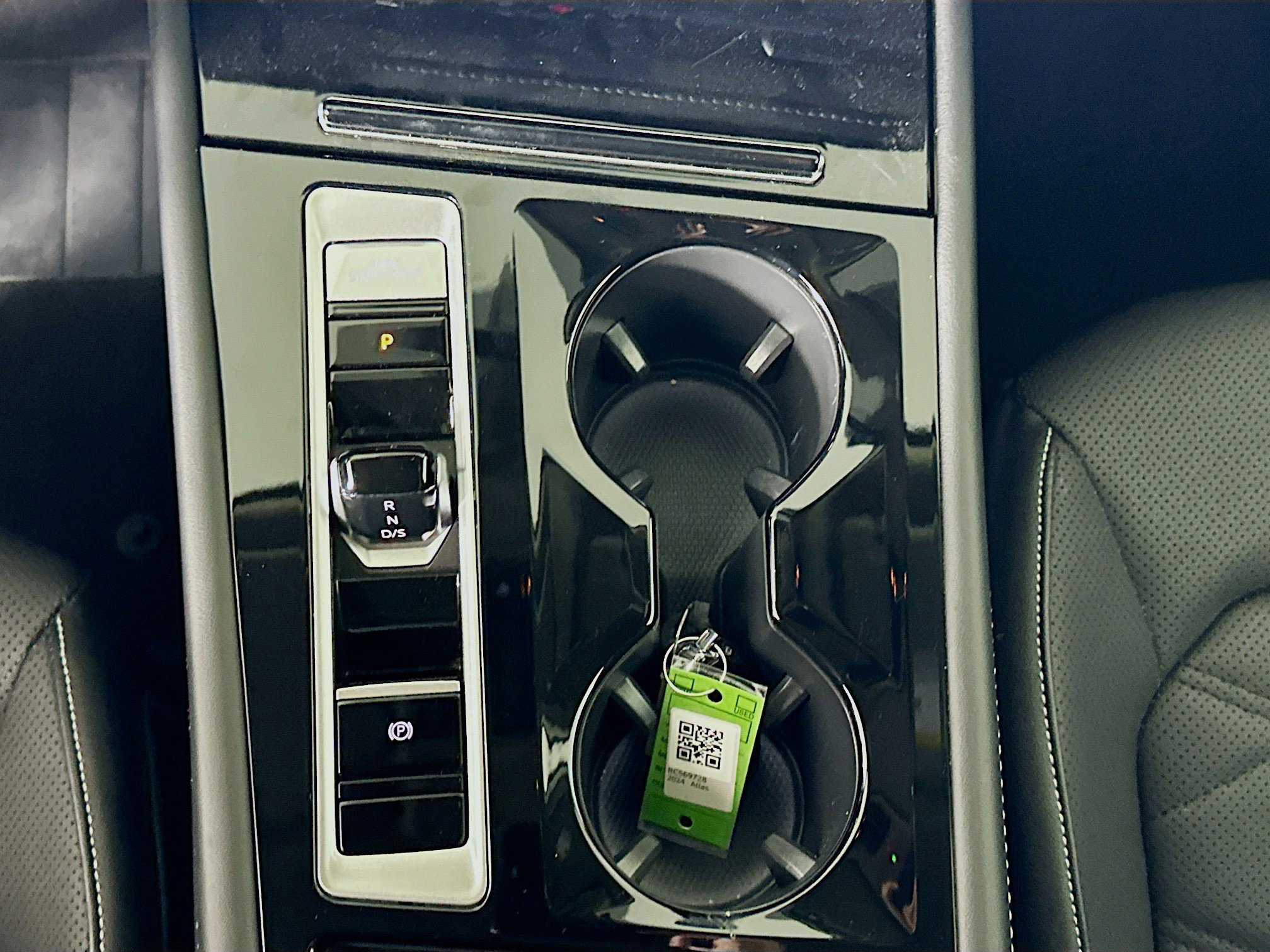 Used 2024 Volkswagen Atlas SE image 25