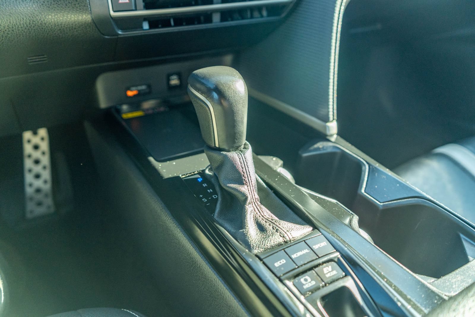 Certified 2025 Toyota Camry SE FWD image 22