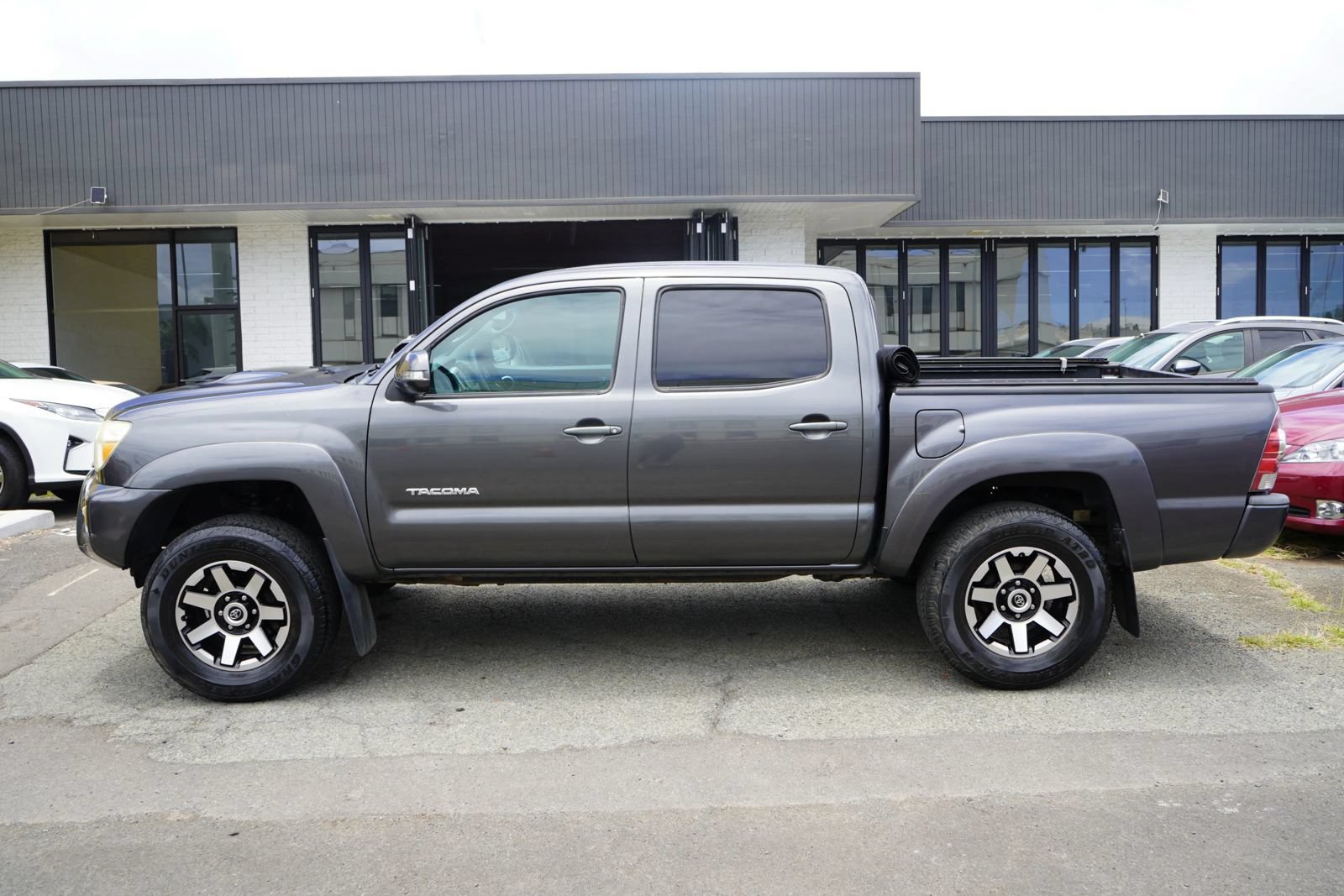 Used 2014 Toyota Tacoma PreRunner RWD image 2