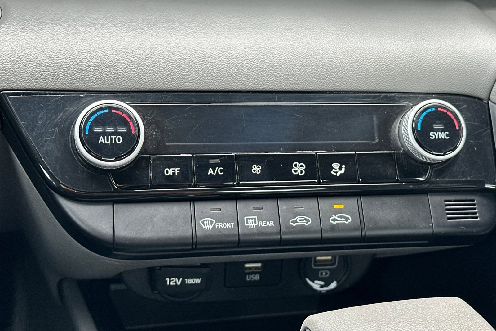 Used 2021 Hyundai Elantra SEL FWD image 18