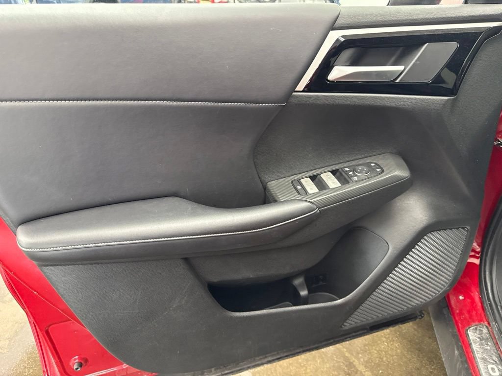 Used 2024 Mitsubishi Outlander AWD image 22
