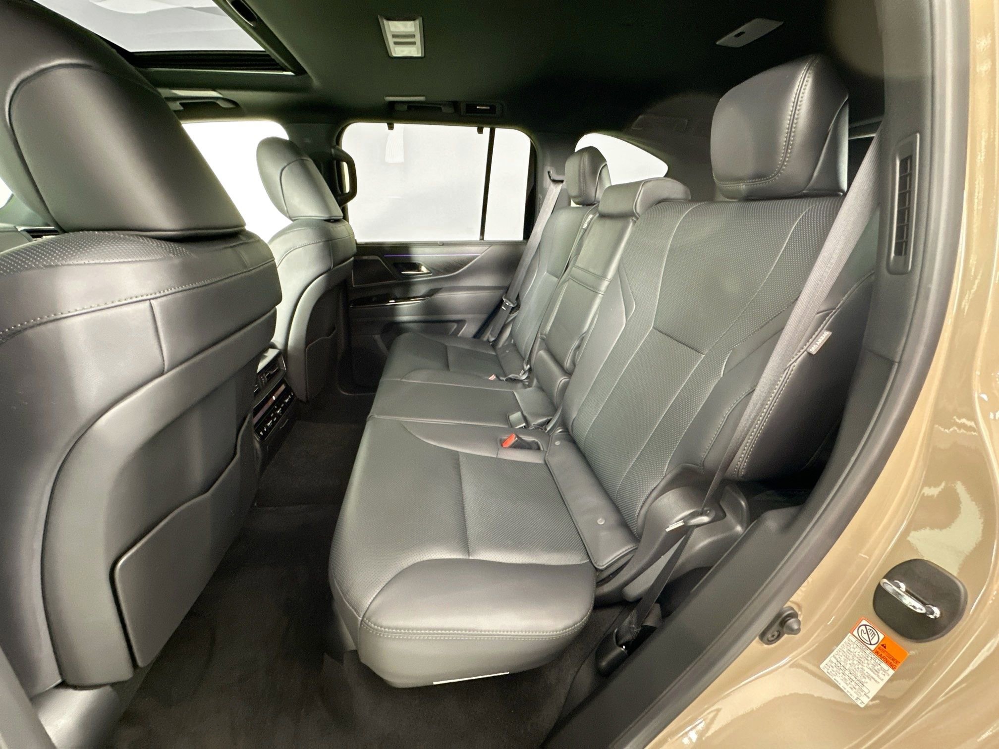 Used 2025 Lexus LX 700h Overtrail AWD/4WD image 24