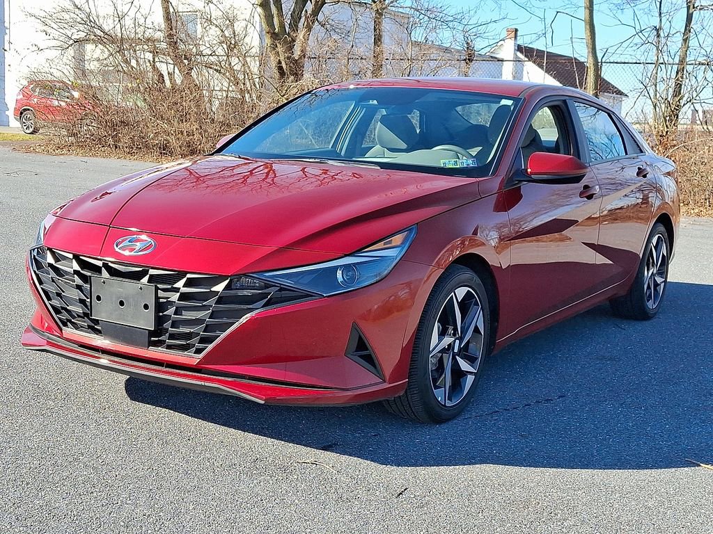 Used 2023 Hyundai Elantra SEL w/ Convenience Package image 3