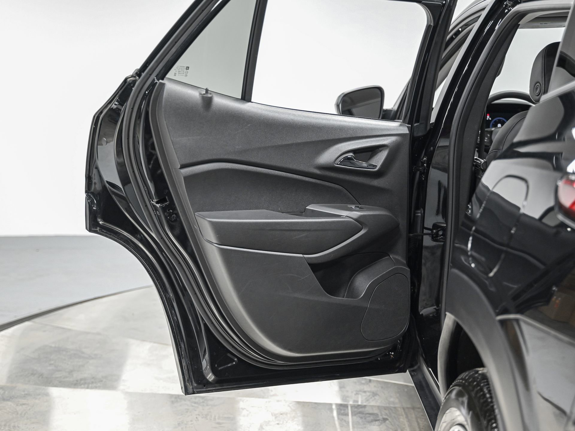 Used 2026 Chevrolet Trax LT w/ LT Convenience Package image 27