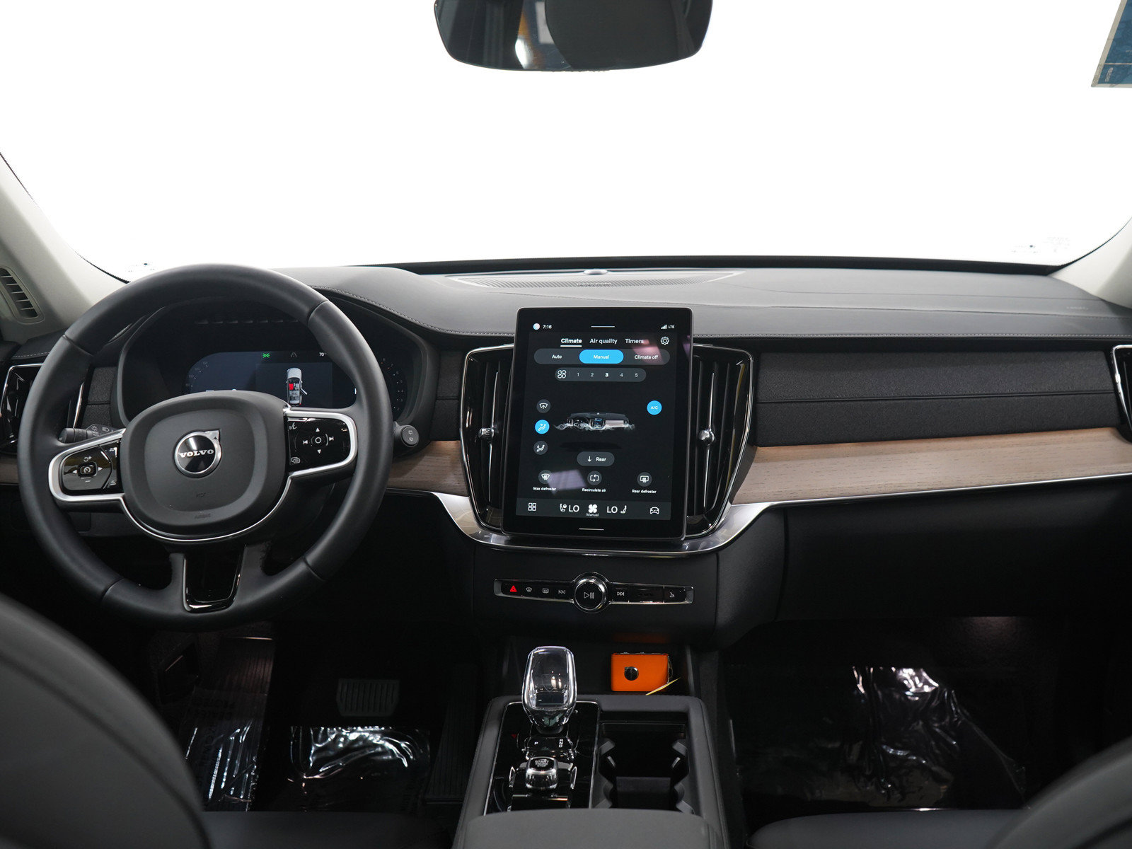 Used 2026 Volvo XC90 B6 Plus AWD/4WD image 16