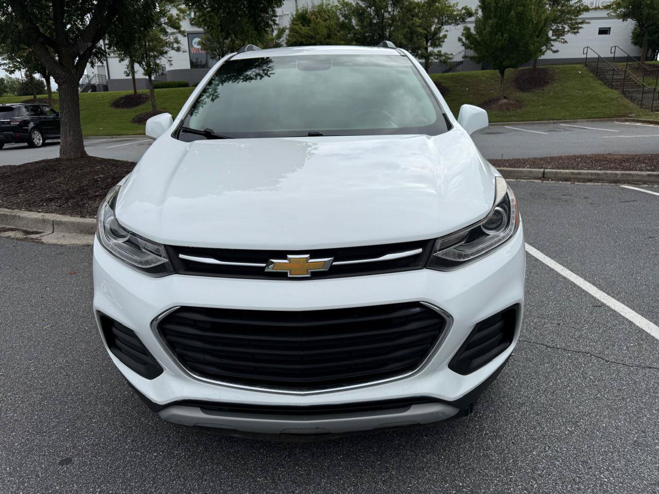 Used 2019 Chevrolet Trax LT FWD image 2