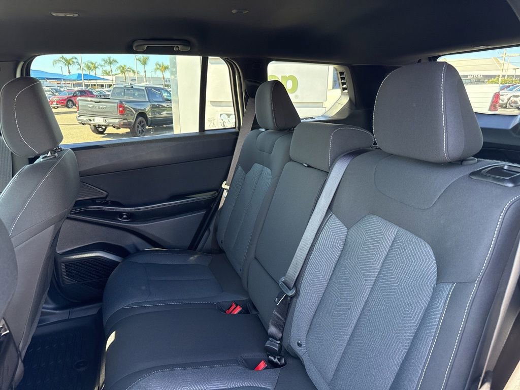New 2026 Jeep Cherokee Laredo AWD/4WD image 17