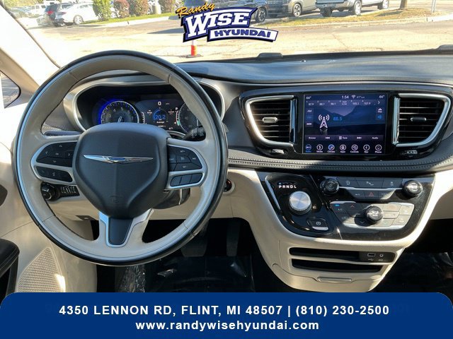 Used 2018 Chrysler Pacifica Limited FWD image 27