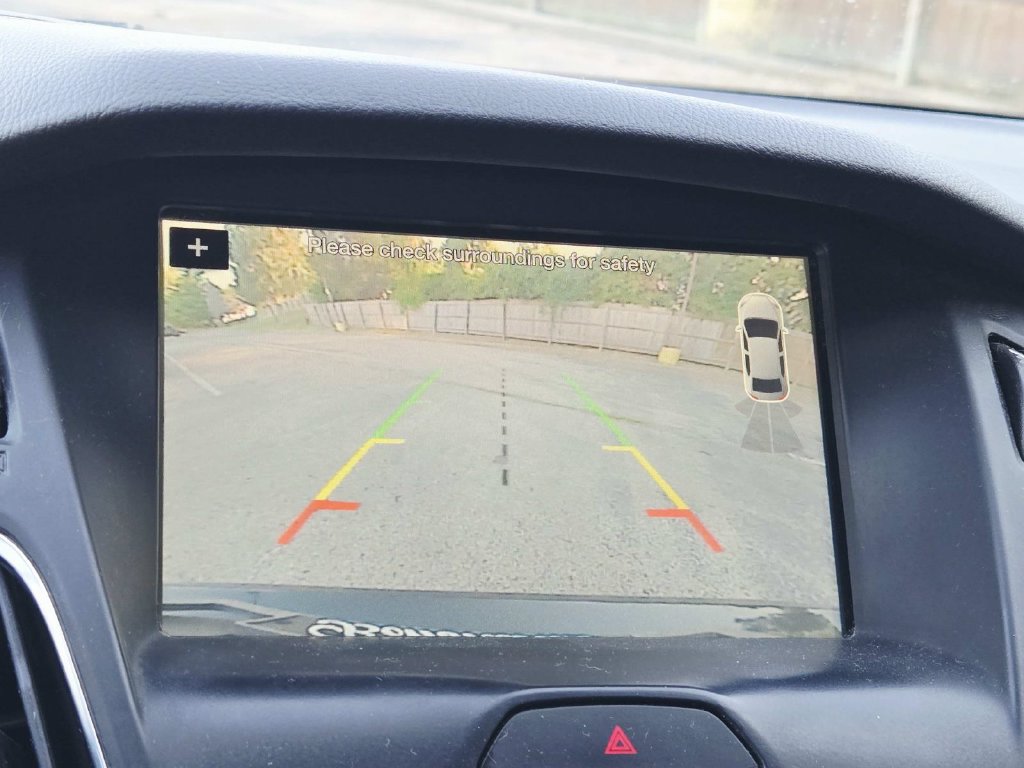 Used 2018 Ford Focus SEL w/ Cold Weather Package FWD image 19