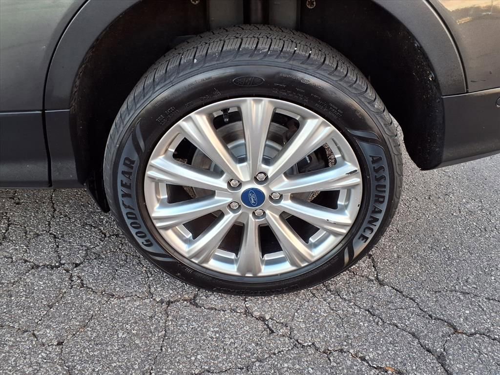 Used 2018 Ford Escape Titanium w/ Ford Safe & Smart Package image 34