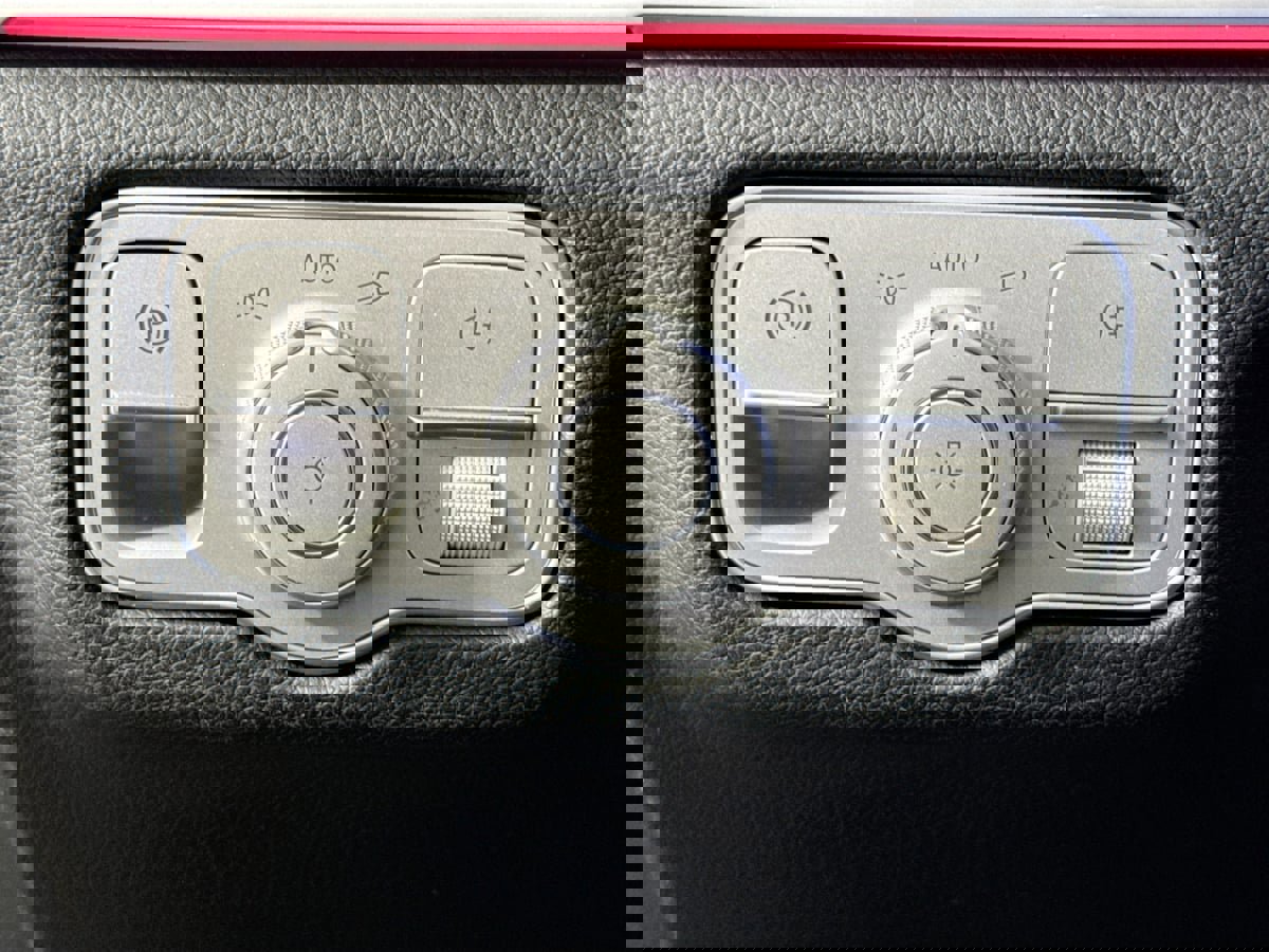 Used 2024 Mercedes-Benz GLS 450 4MATIC image 11