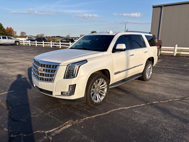 Used 2019 Cadillac Escalade Premium Luxury w/ LPO, Radiant Package AWD/4WD image 7