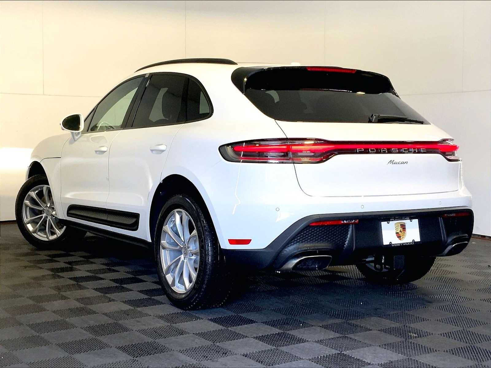 New 2026 Porsche Macan AWD/4WD image 3