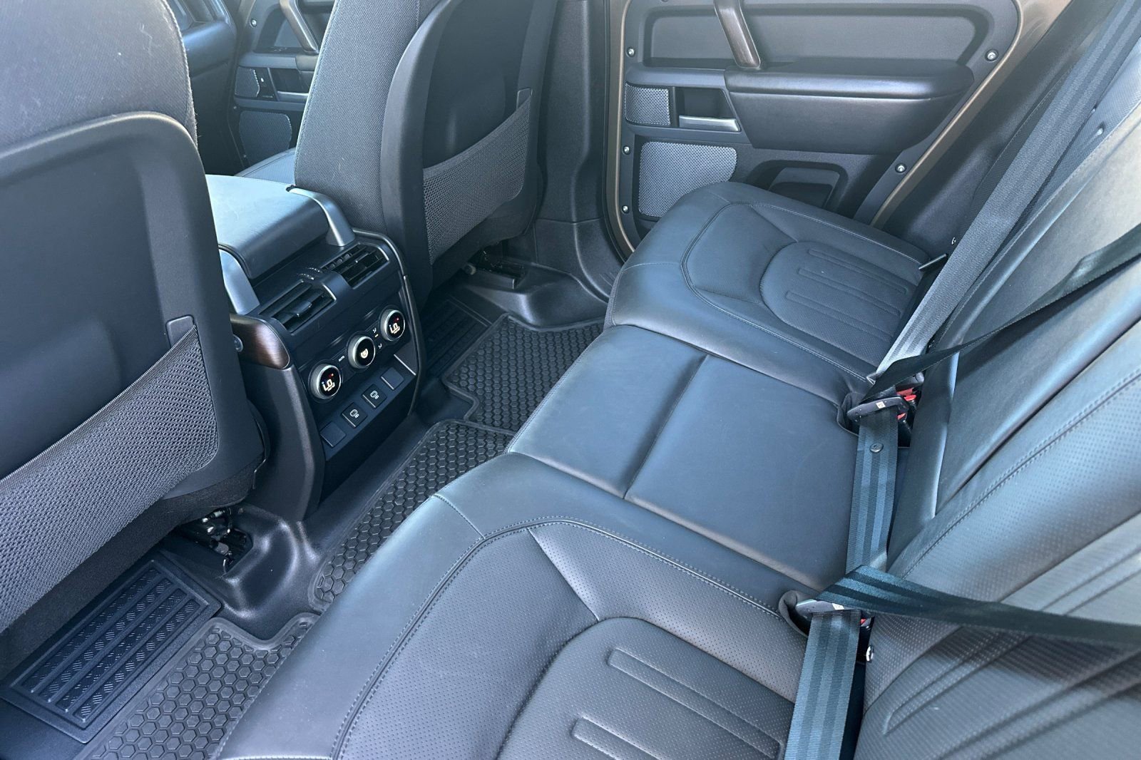 Used 2024 Land Rover Defender 110 X image 14