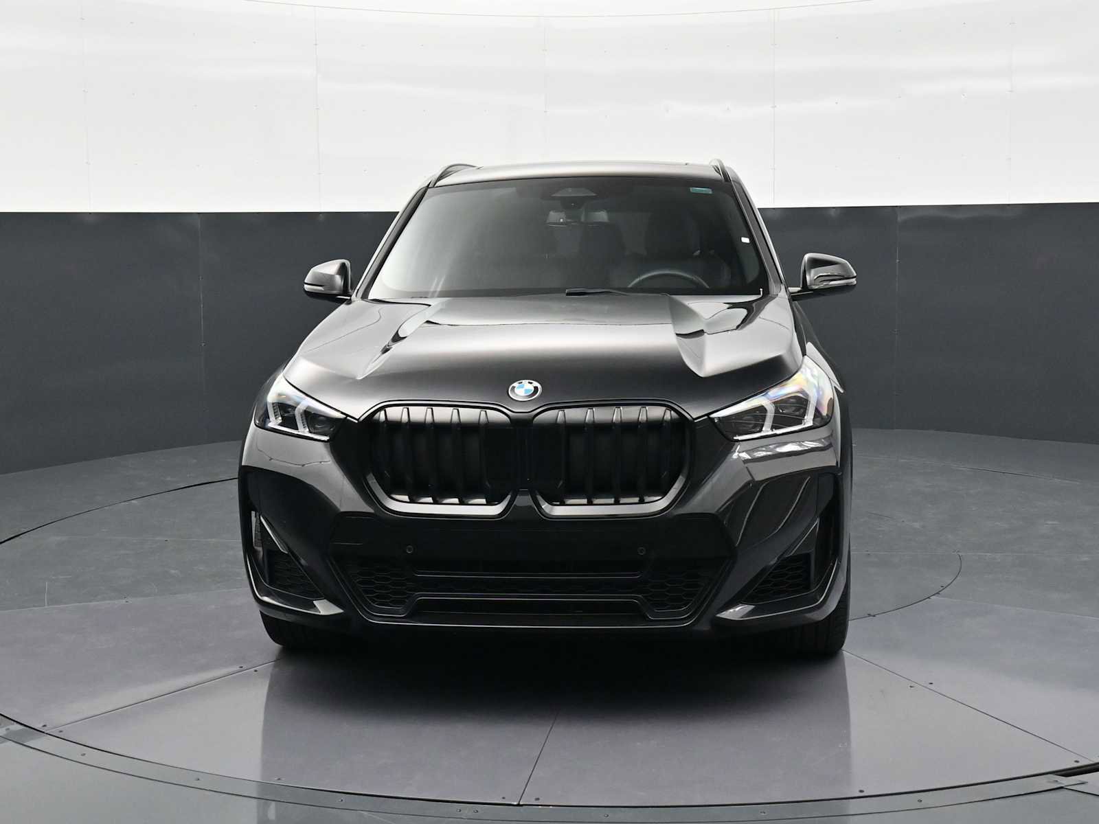 Used 2023 BMW X1 xDrive28i w/ M Sport Package image 2
