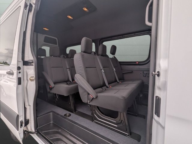 Used 2024 Mercedes-Benz Sprinter 2500 image 28