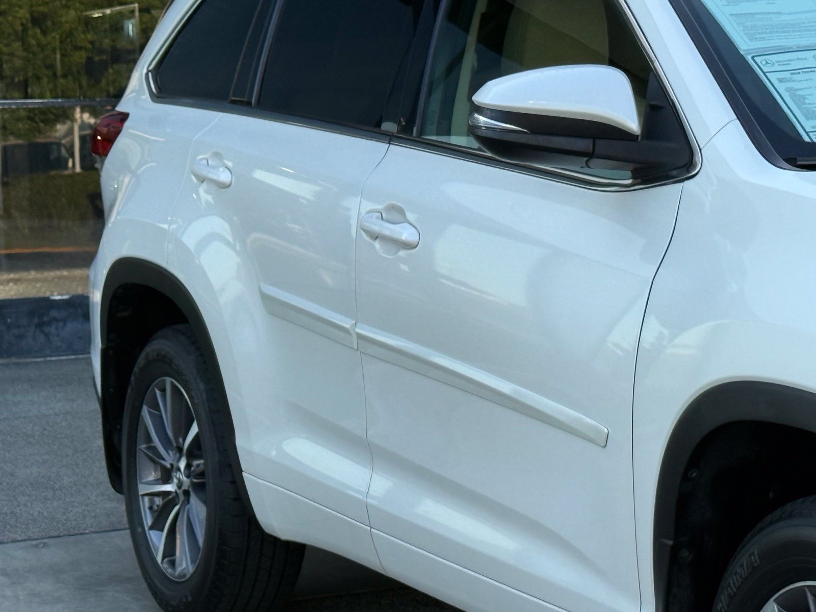 Used 2018 Toyota Highlander XLE FWD image 9