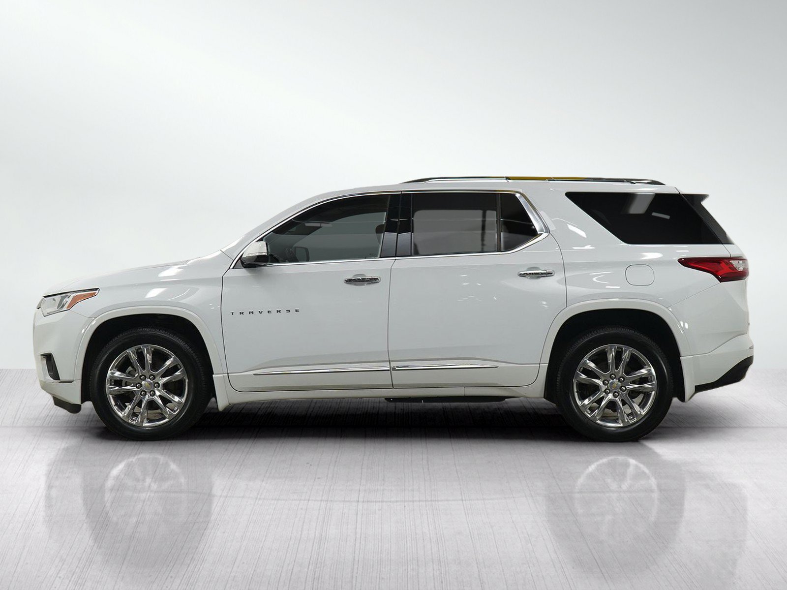 Used 2019 Chevrolet Traverse High Country w/ LPO, Floor Liner Package AWD/4WD image 2