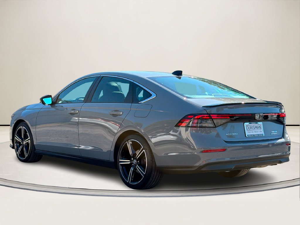 Used 2025 Honda Accord Sport image 3