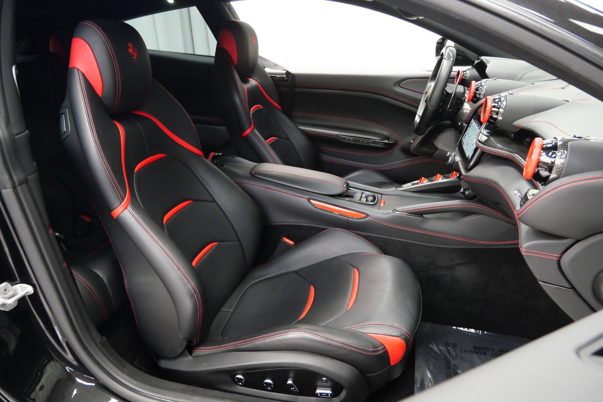 Used 2018 Ferrari GTC4Lusso image 25