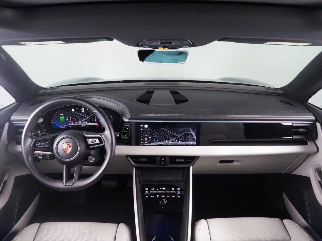 Used 2024 Porsche Macan 4 Electric image 3