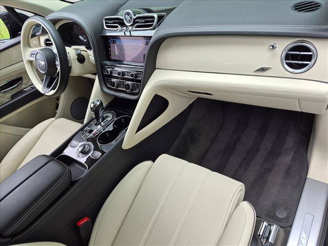 Used 2023 Bentley Bentayga AWD/4WD image 23