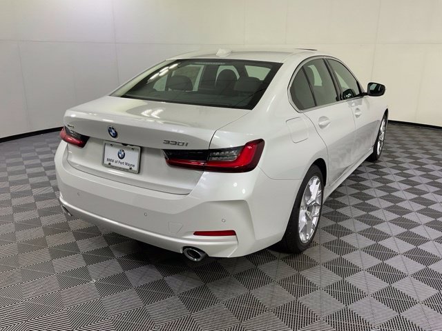 Certified 2025 BMW 330i xDrive Sedan w/ Convenience Package AWD/4WD image 6