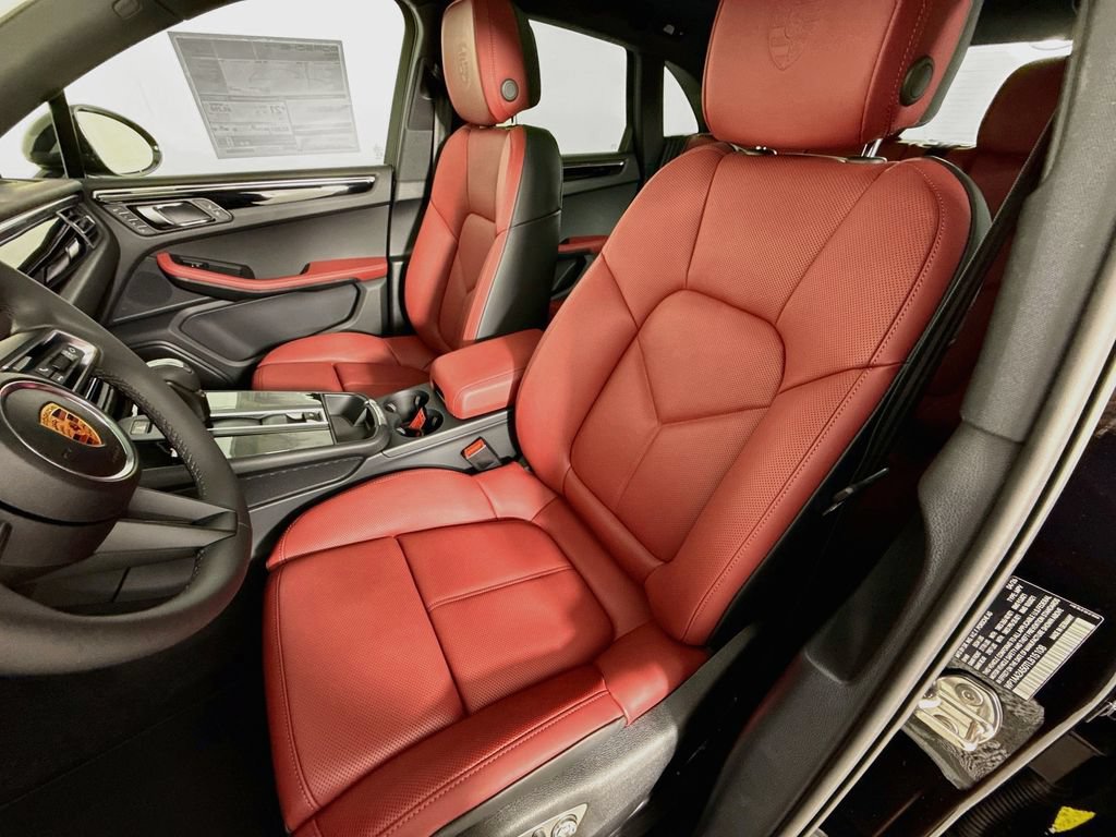 New 2026 Porsche Macan AWD/4WD image 5