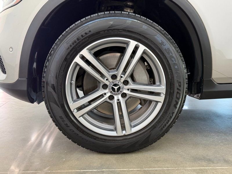 Used 2021 Mercedes-Benz GLC 300 w/ Premium Package image 11