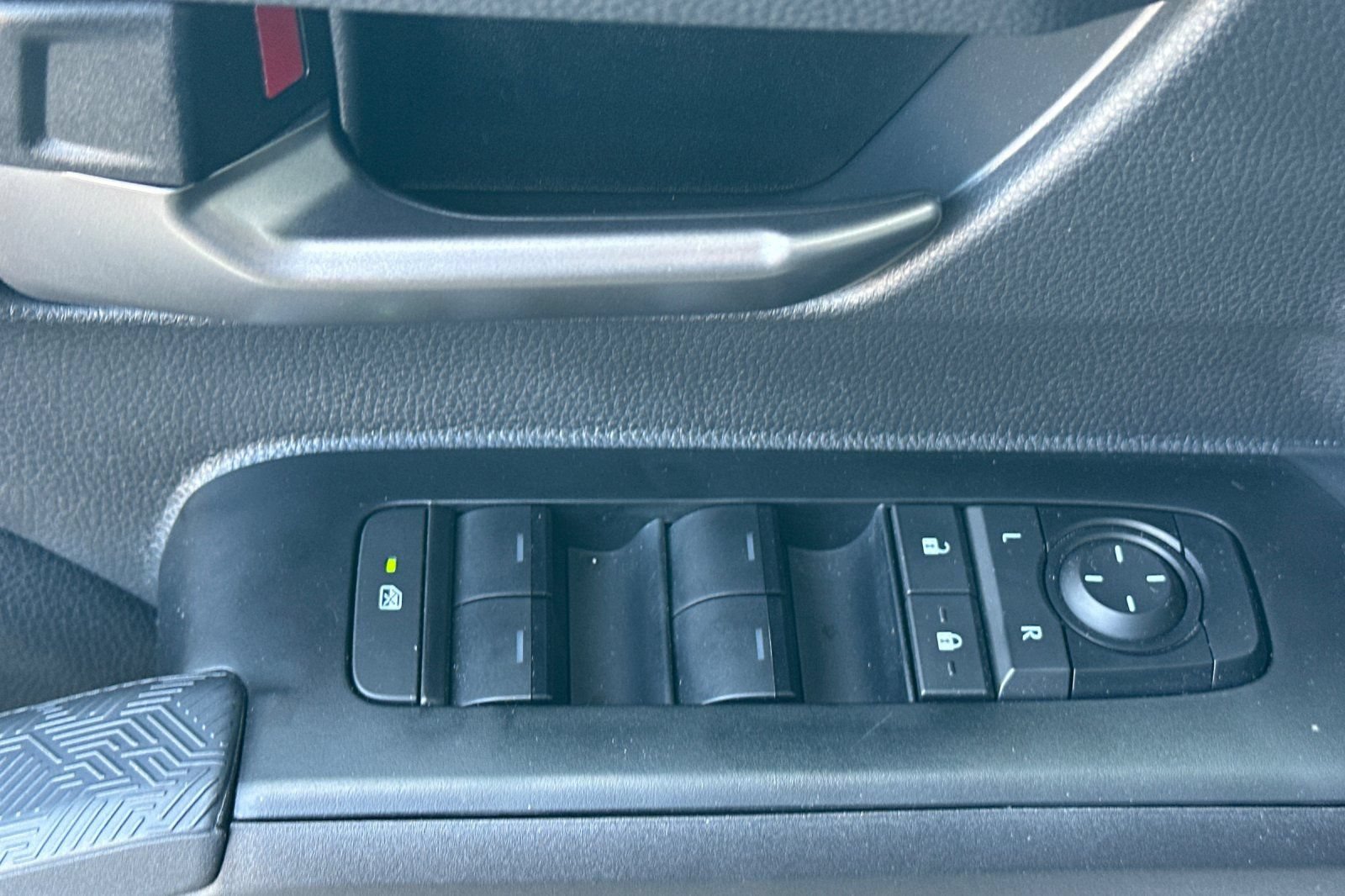 Used 2025 Toyota Tacoma TRD Sport AWD/4WD image 11