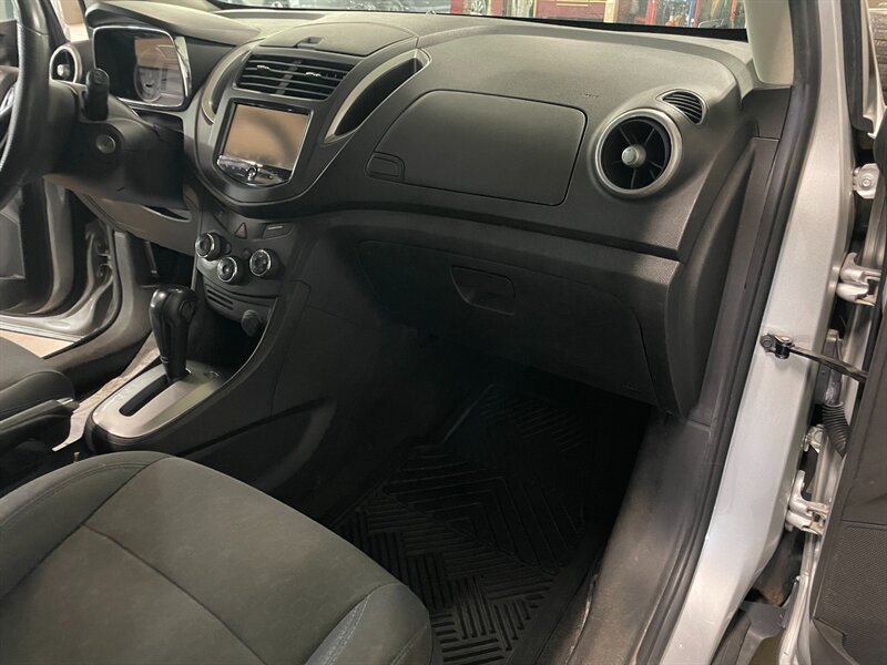 Used 2016 Chevrolet Trax LS AWD/4WD image 17