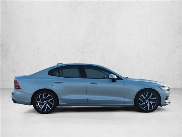 Used 2020 Volvo S60 T6 Momentum image 4