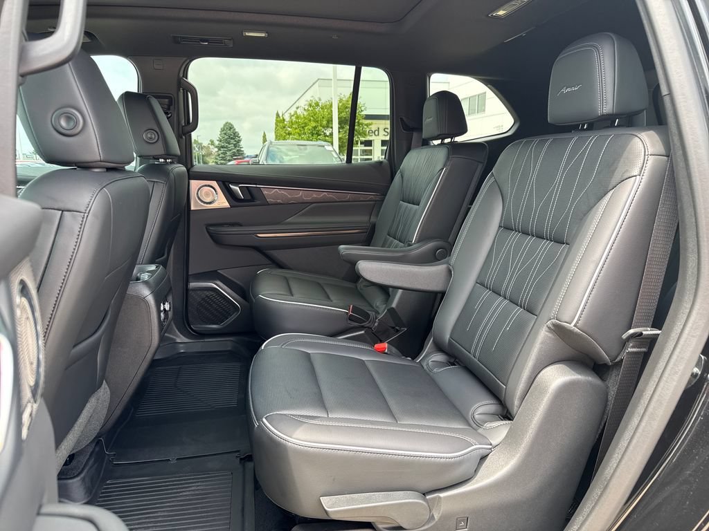 Certified 2025 Buick Enclave Avenir w/ Super Cruise Package AWD/4WD image 39
