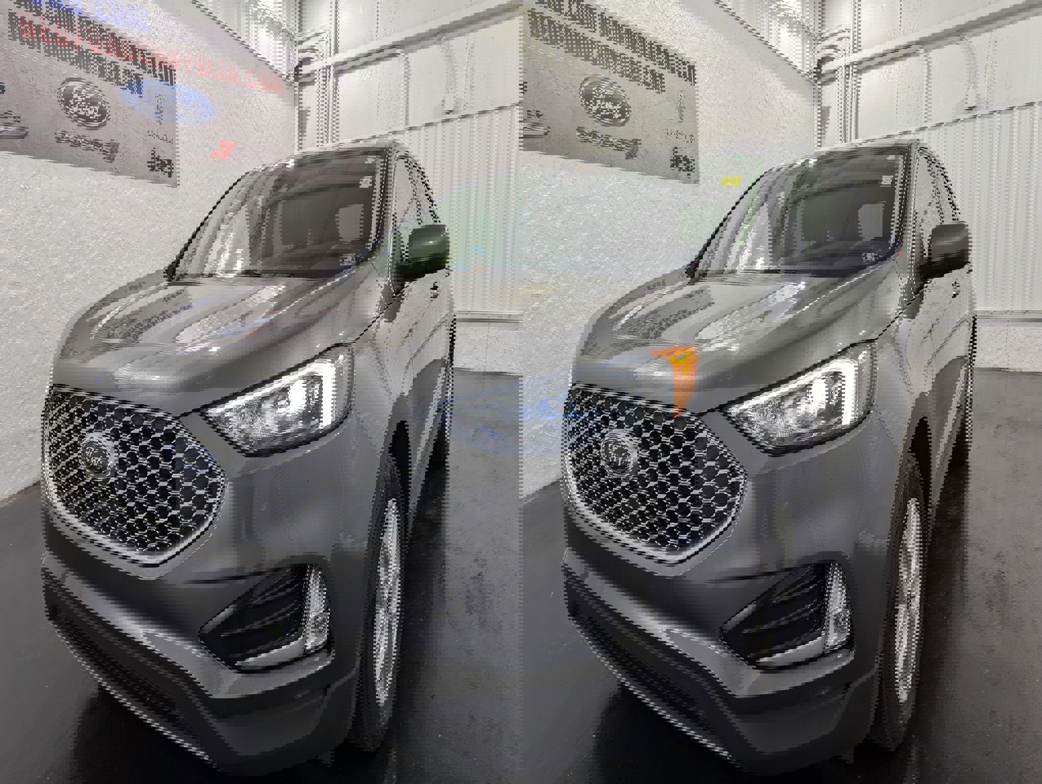 Used 2024 Ford Edge SEL w/ Convenience Package image 3