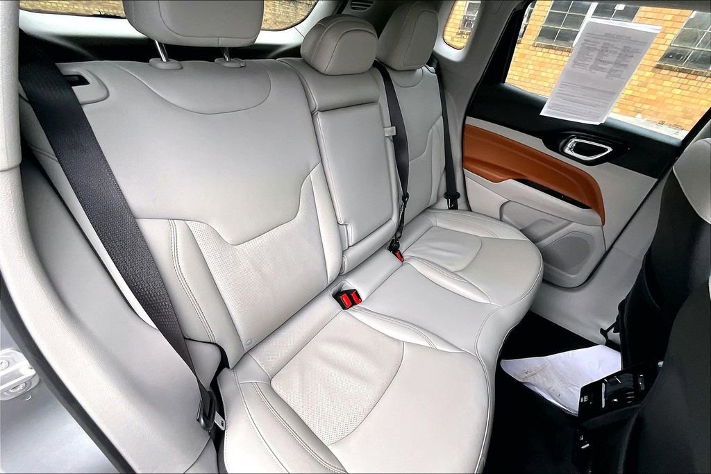 Used 2022 Jeep Compass Limited image 25