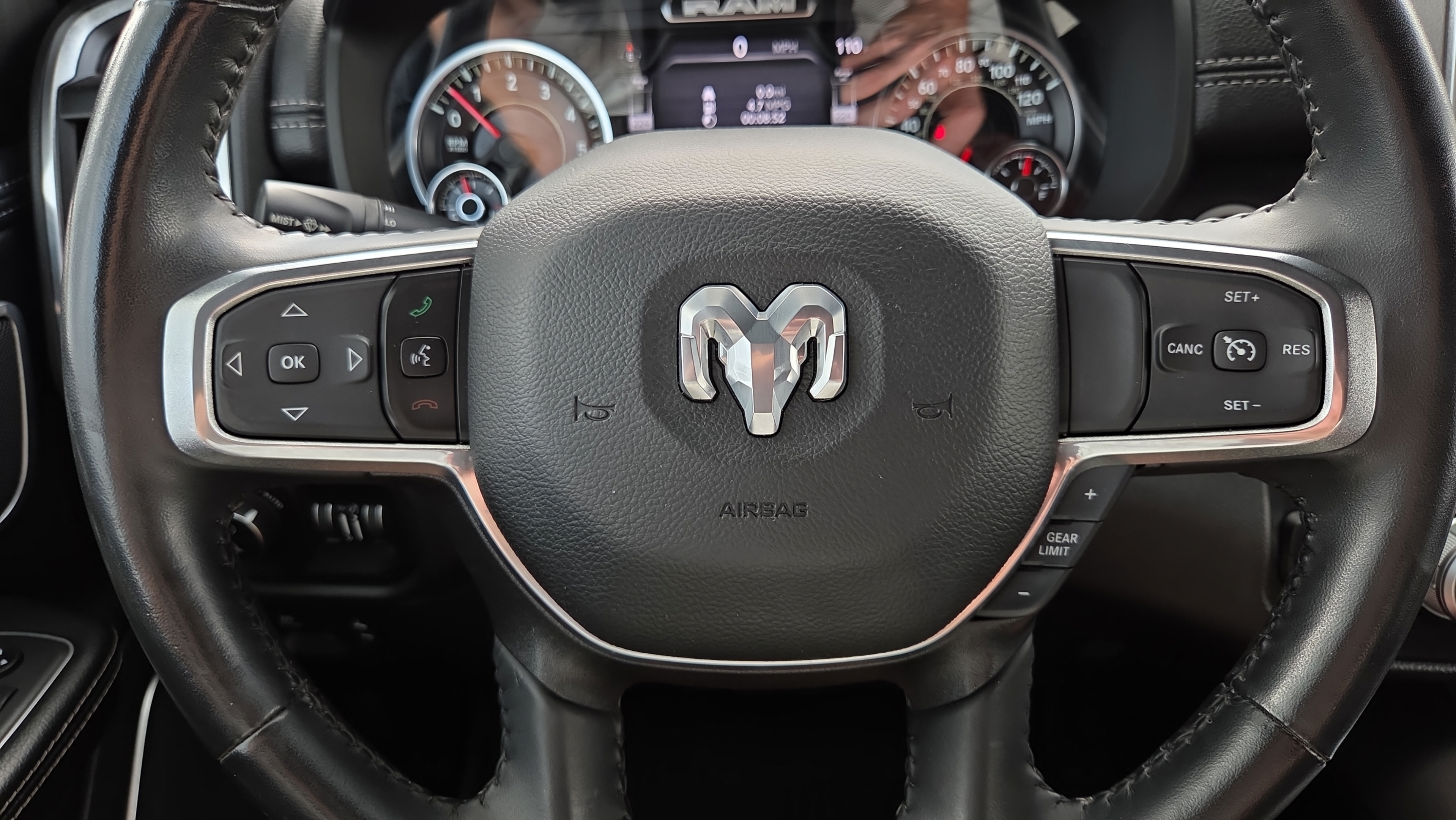 Used 2023 RAM 1500 Laramie AWD/4WD image 28