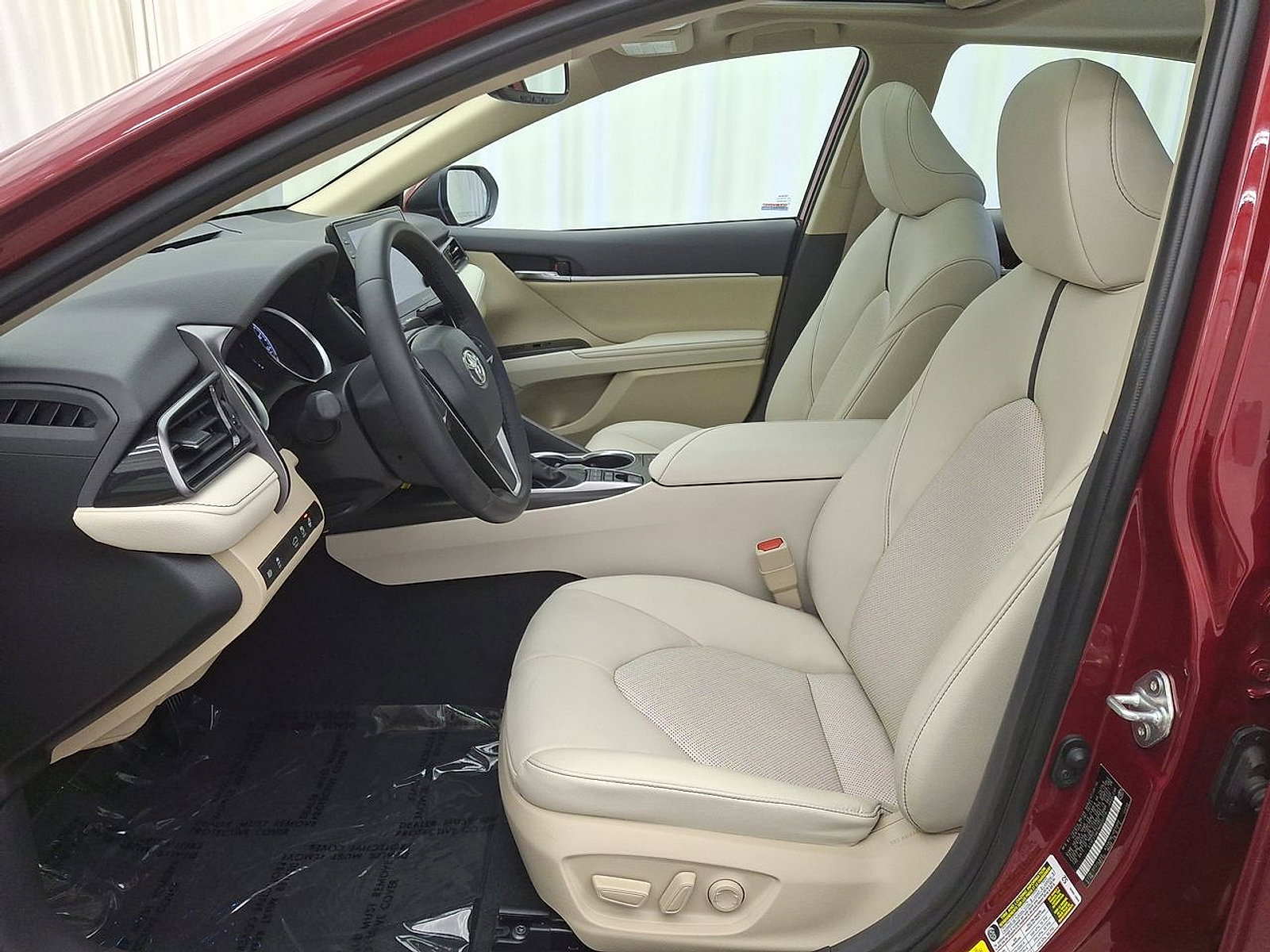 Certified 2022 Toyota Camry XLE w/ Cold Weather Package FWD image 11