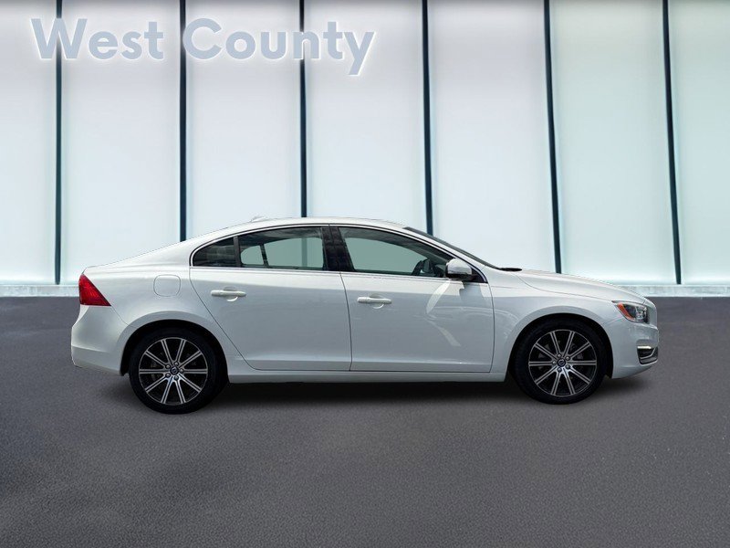 Used 2018 Volvo S60 T5 Inscription Platinum w/ Climate Package AWD/4WD image 2