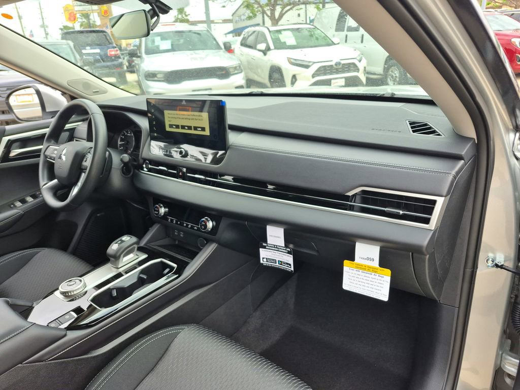 New 2026 Mitsubishi Outlander ES image 22