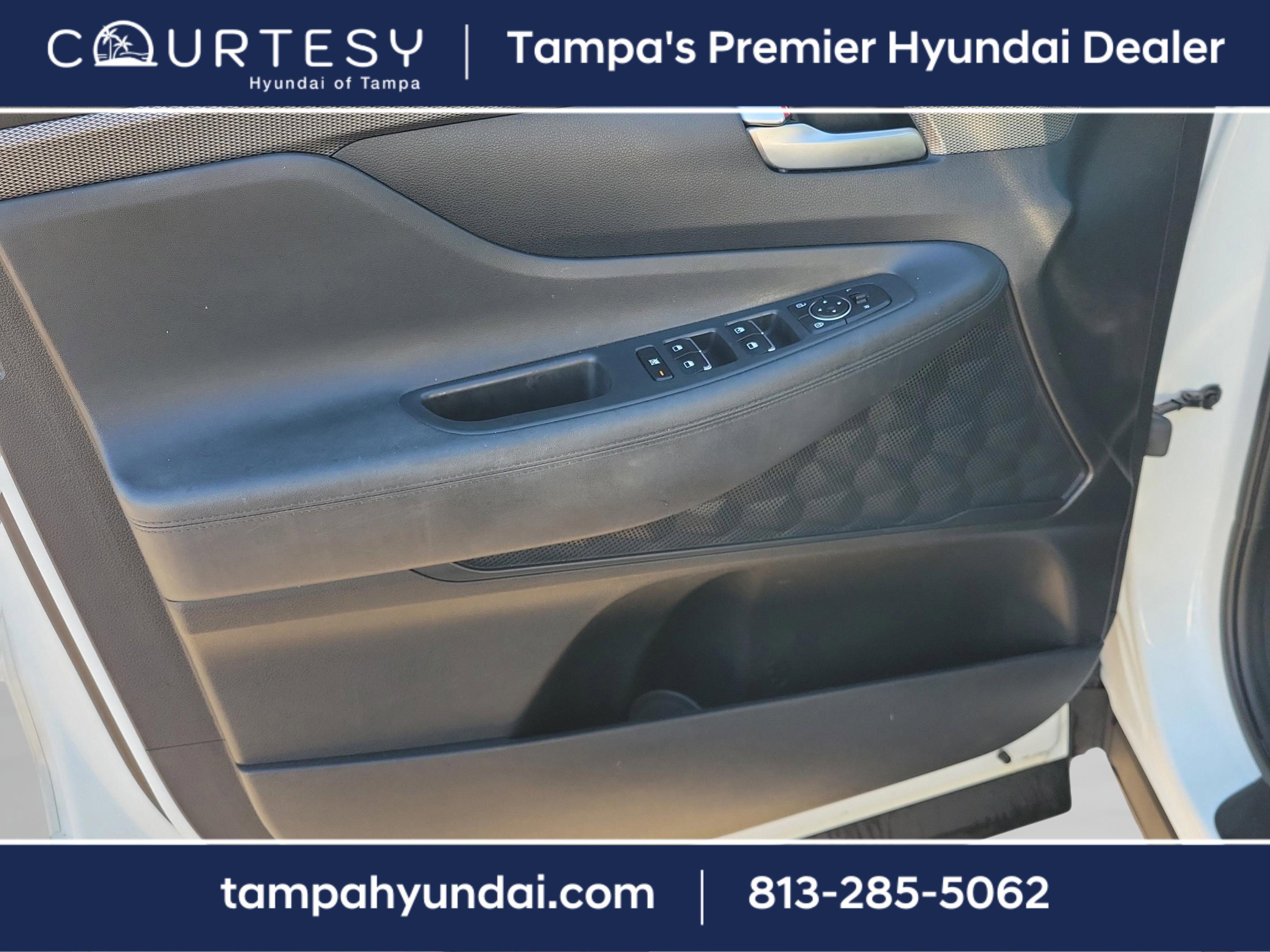 Used 2020 Hyundai Santa Fe SE image 17