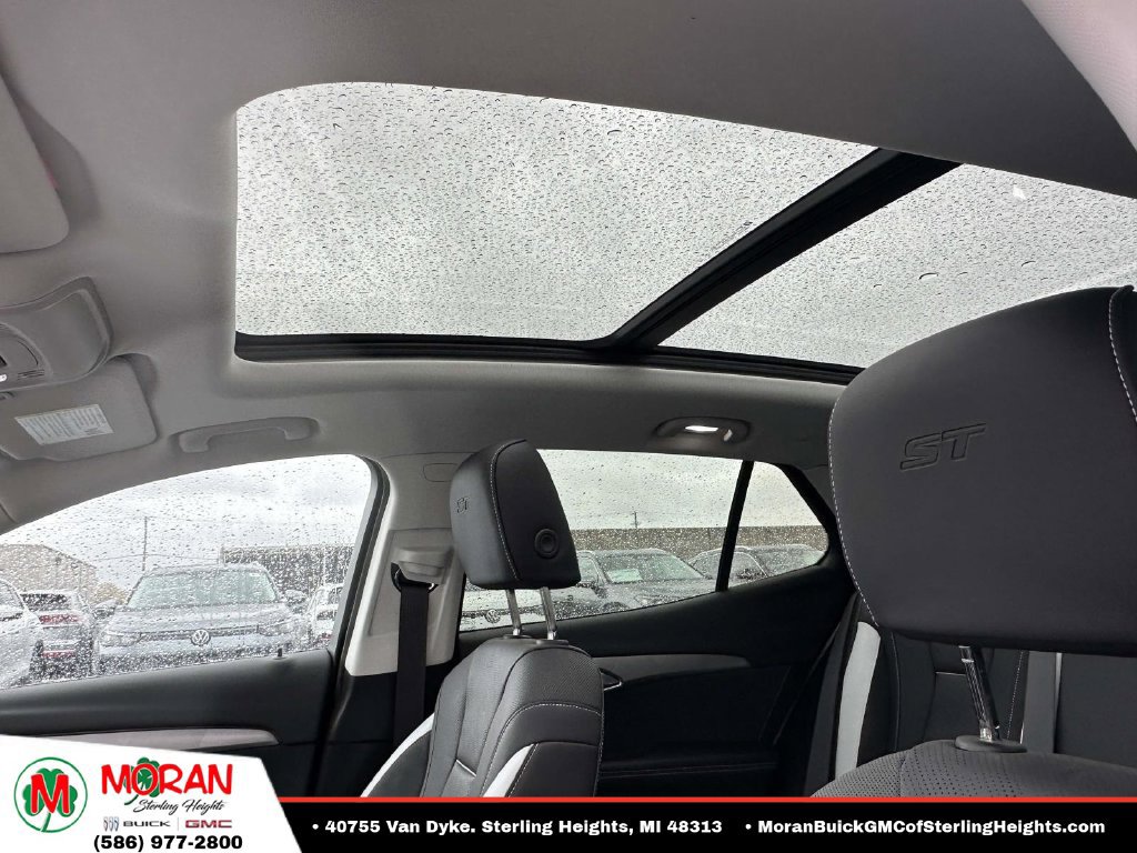 Certified 2025 Buick Envision Sport Touring AWD/4WD image 21