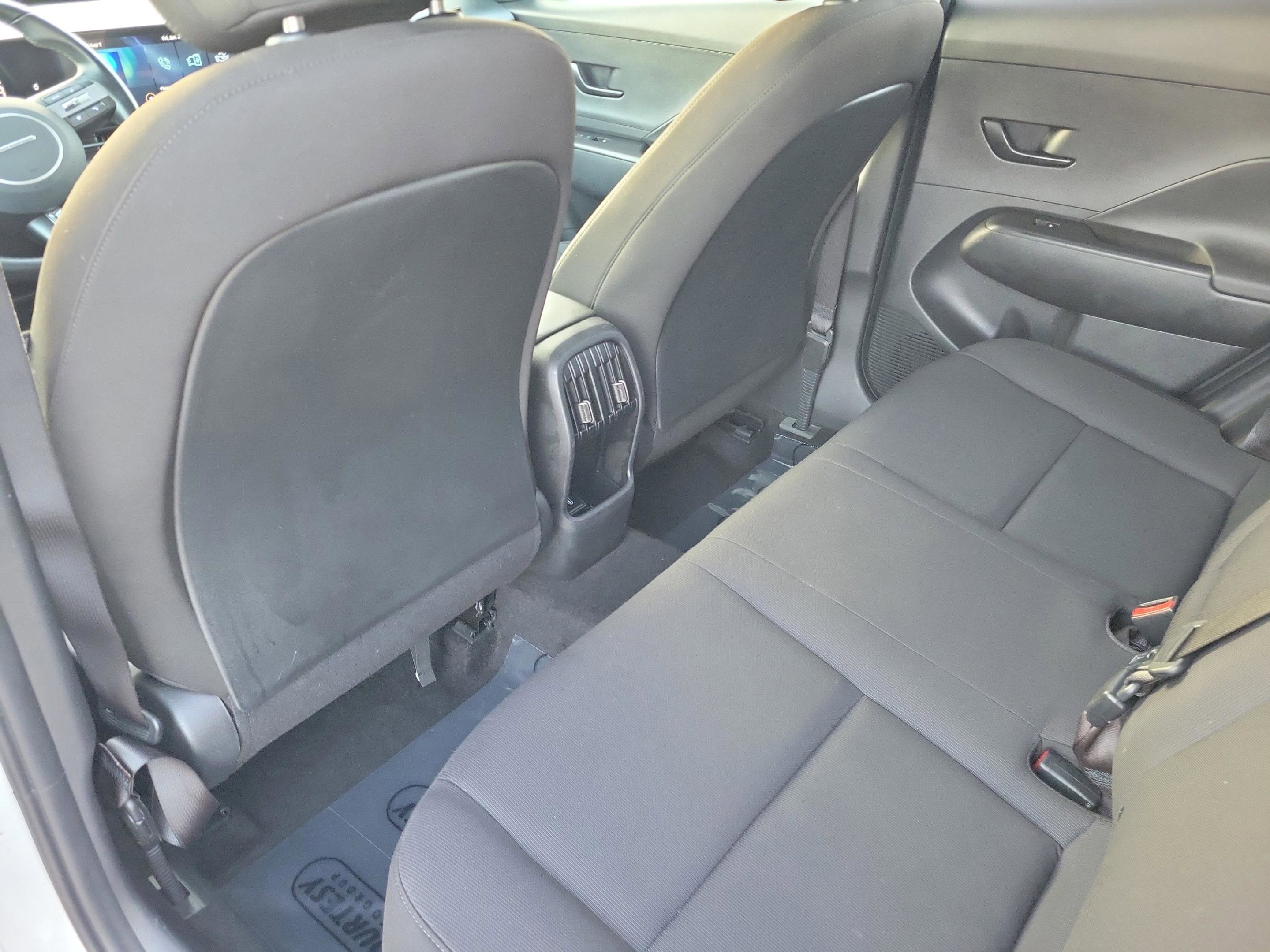 Used 2024 Hyundai Kona SEL image 11